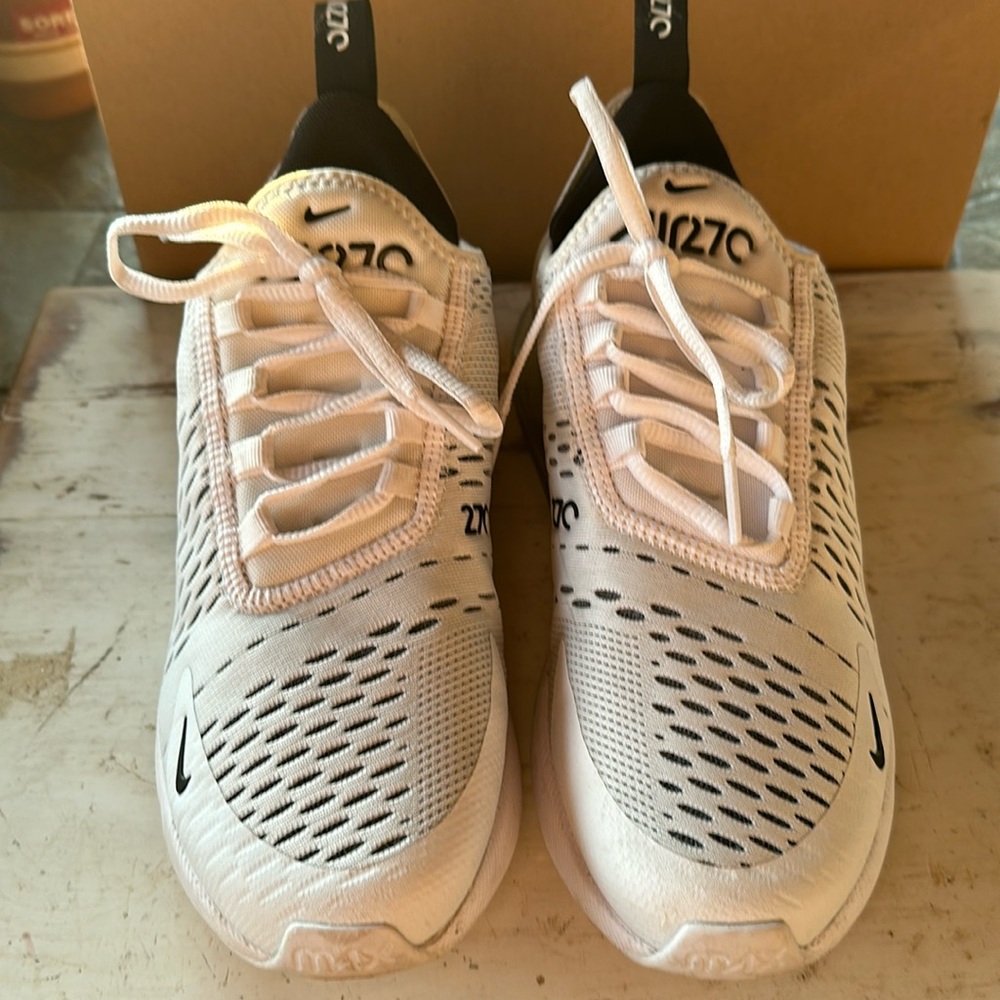 White and Black Nike Air70 size women’s 7